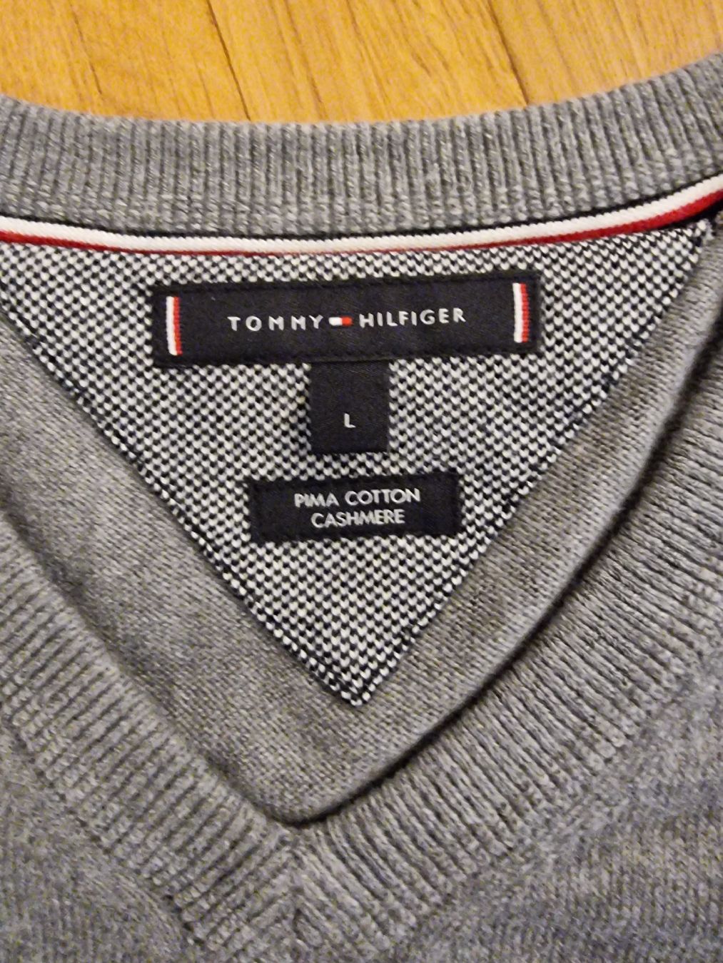 Tommy Hilfiger Maglioni & Felpe: Pull homme gris TOMMY HILFIGER L – Usato da Veyrier venduto da Leilazizou 1