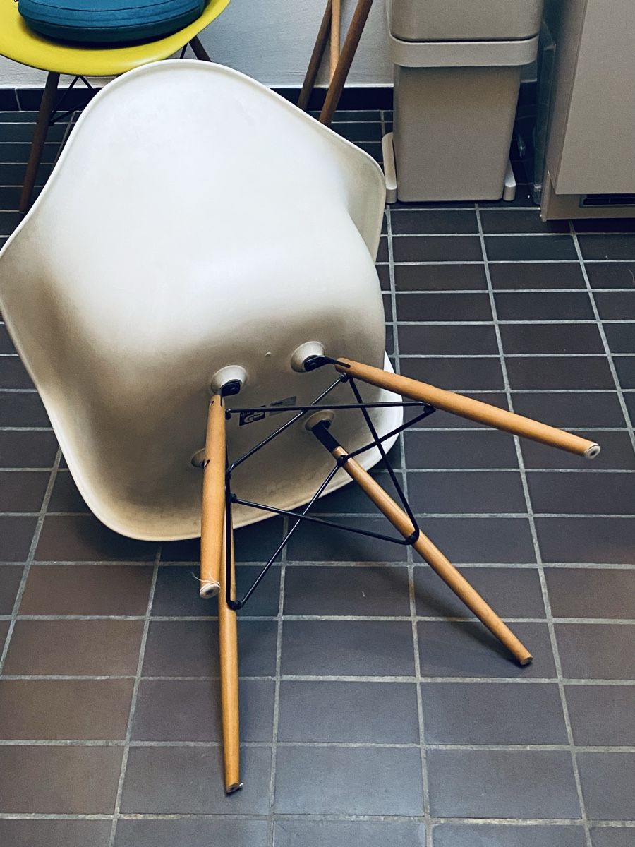 Eames Sedie: Eames Plastic Armchair DAW Stuhl – Usato da Thalwil venduto da Alice015 2