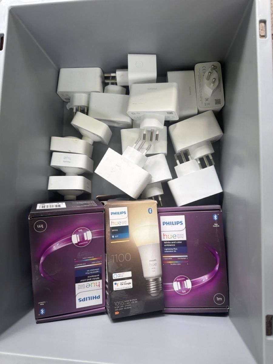 Philips Lampade: Diverses Philips Hue Equipment , teils neu – Usato da Pfaffhausen venduto da NFIZH