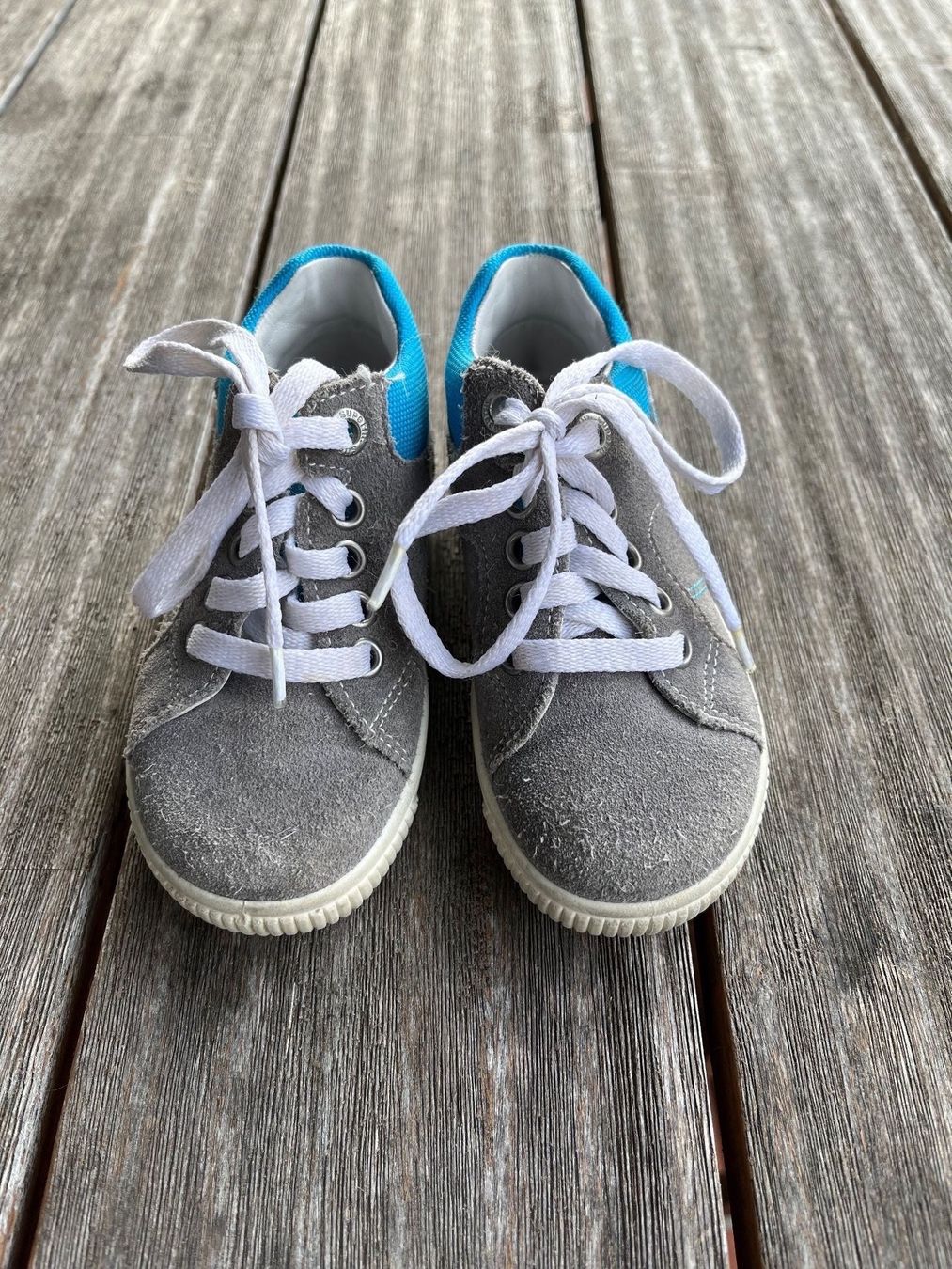 Superfit Schuhe für Jungen: Superfit Sneaker Leder grau – Gebraucht aus Buckten von S.Bachmann83