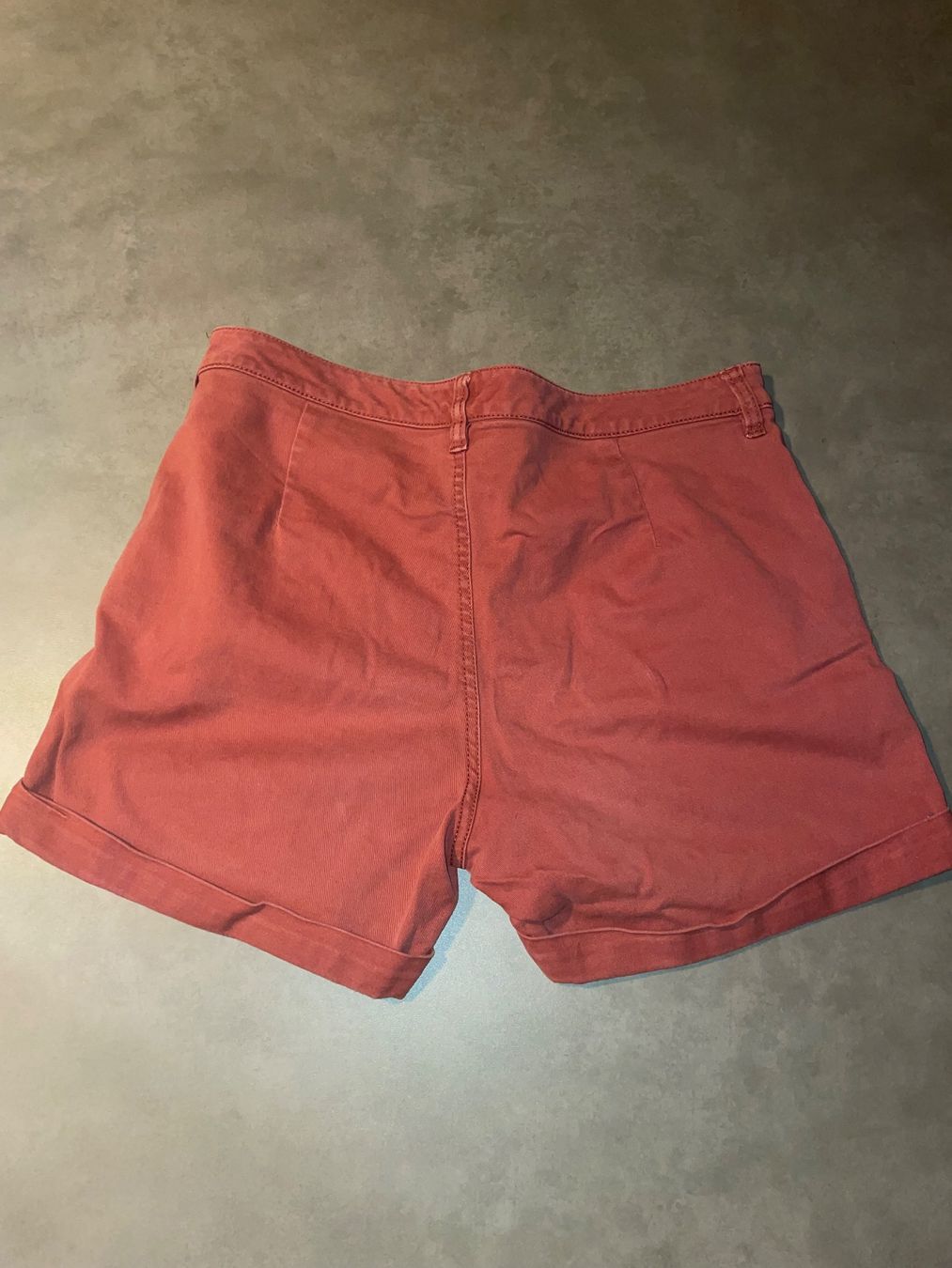Pantaloni: F&F Sommer-Shorts – Usato da Fislisbach venduto da arse 1