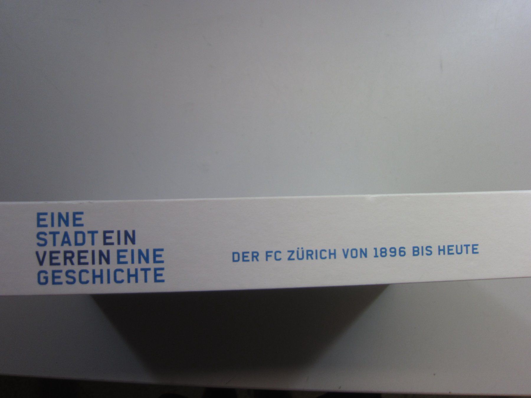 Libri: FCZ Fanbuch 1896 bis heute 2010 – Nuovo e nell'imballaggio originale da Kilchberg ZH venduto da Cuculus1 1