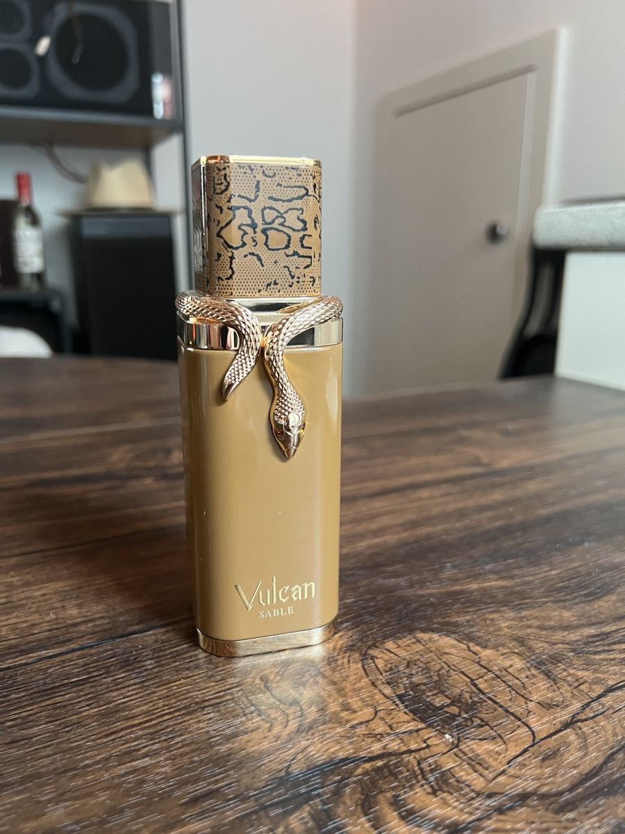 Profumi & Eau de Toilette: French Avenue - Vulcan Sable – Usato da Obergerlafingen venduto da olieg