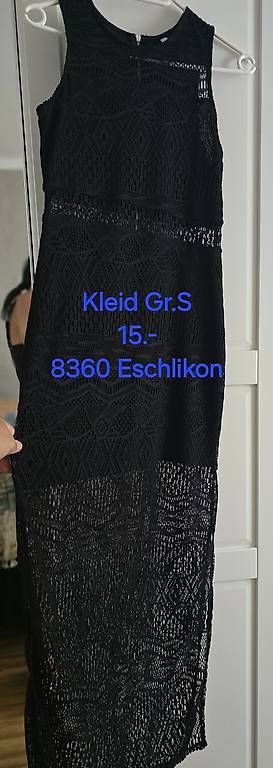 Lots de vêtements: Div. Kleider – D'occasion à Eschlikon TG par jemaroe