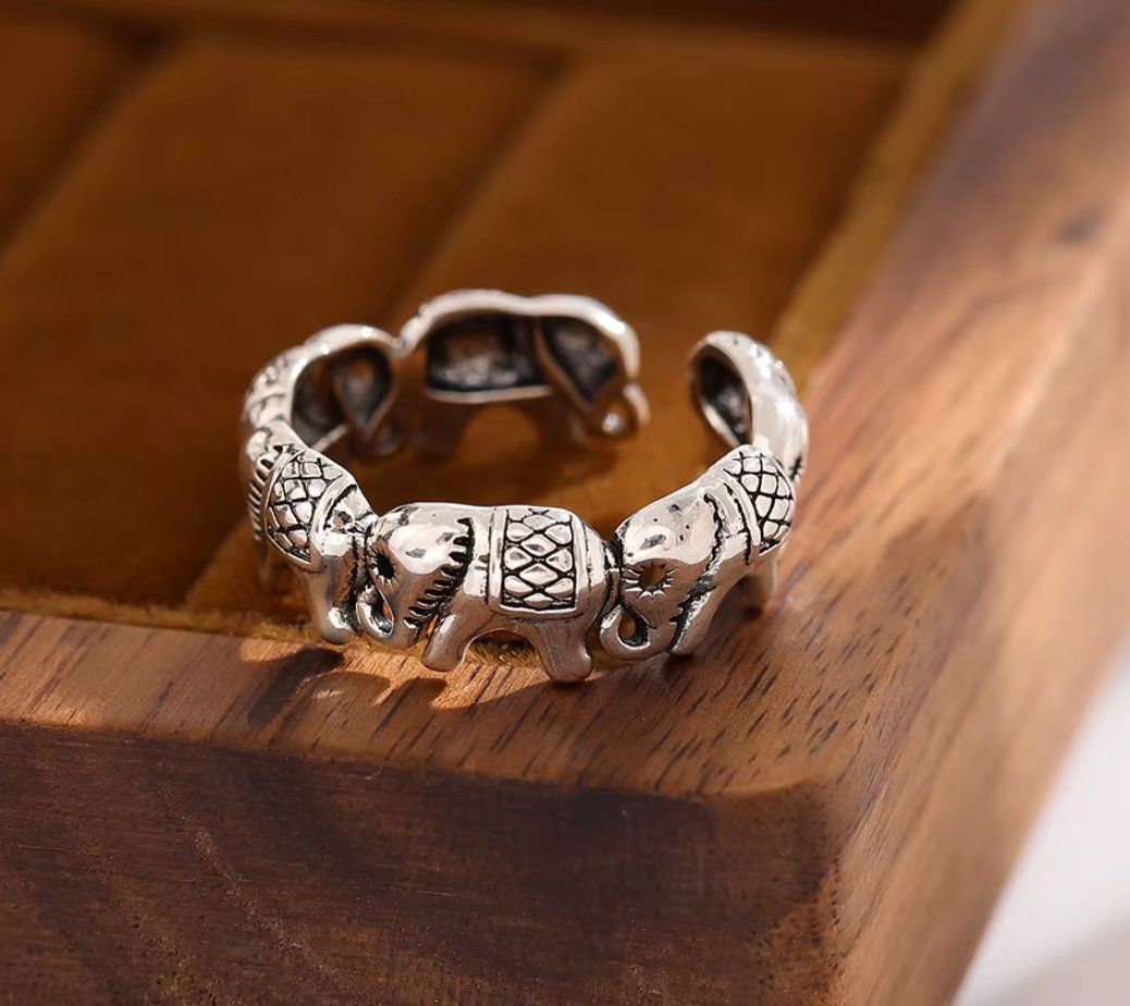 Anelli: Elefanten-Ring Verstellbar – Nuovo e nell'imballaggio originale da Eschenbach SG venduto da ...- 1