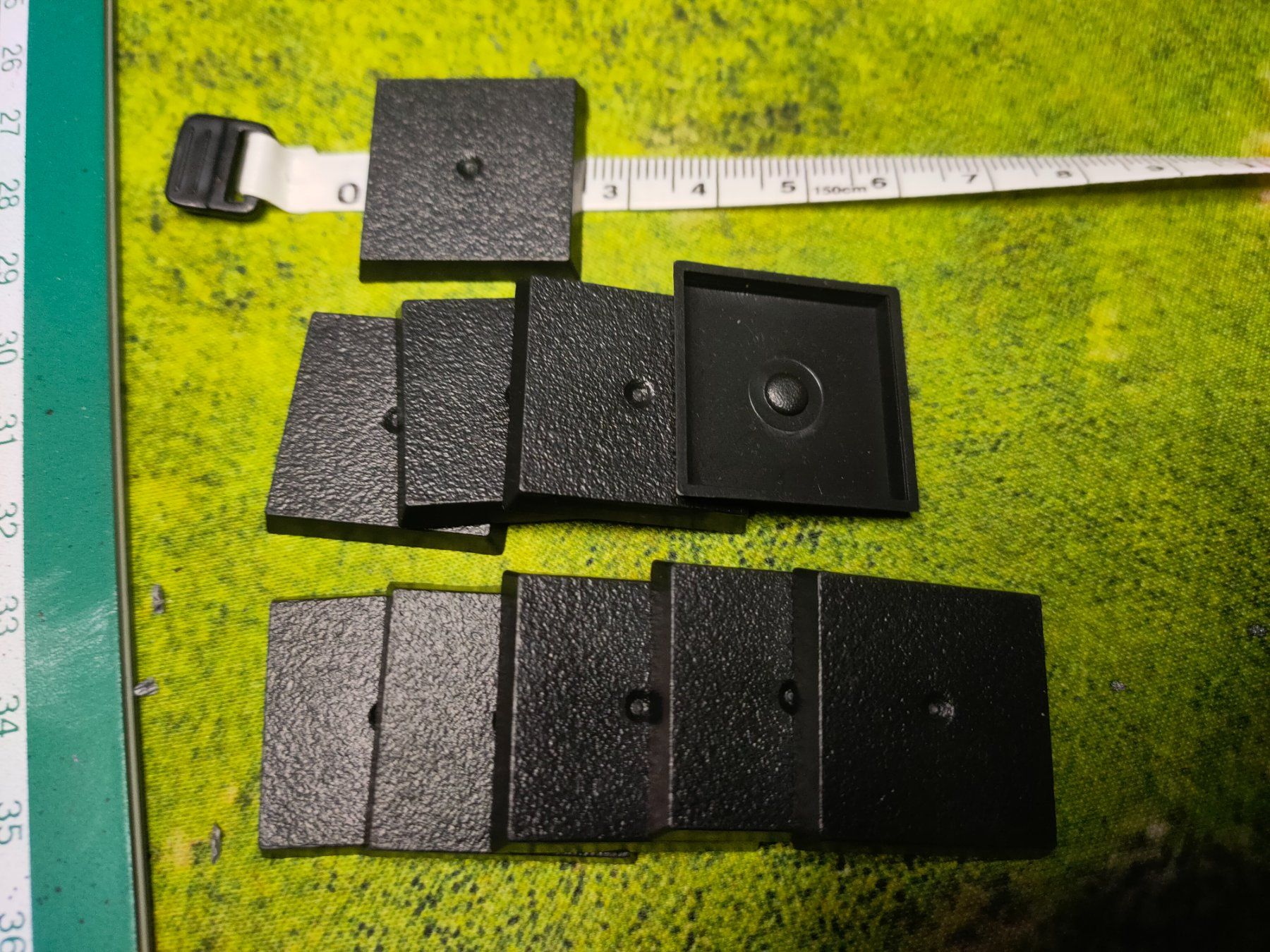 Modellbausätze & Standmodelle: 10 x Base eckig 25mm Warhammer Old World etc – Neu (gemäss Beschreibung) aus Baden von Araneus