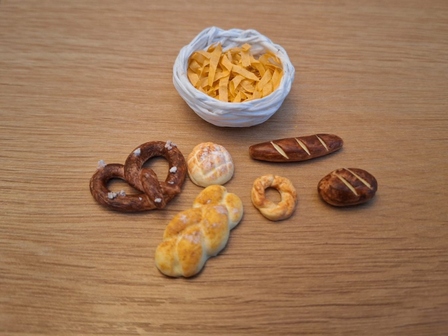 Puppenhäuser & -möbel: Brotkorb, Alles Handmade, Korb und Brot – Neu (gemäss Beschreibung) aus Zürich von HandmadeTinyFood 1