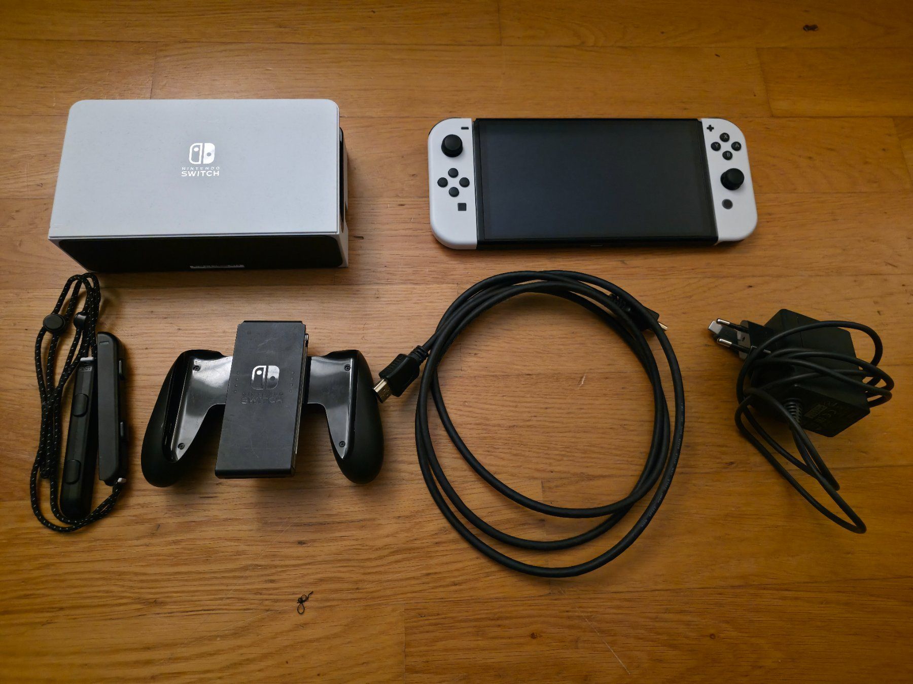 Nintendo Consoles: Nintendo Switch OLED Top Zustand – D'occasion à Zürich par jabo22