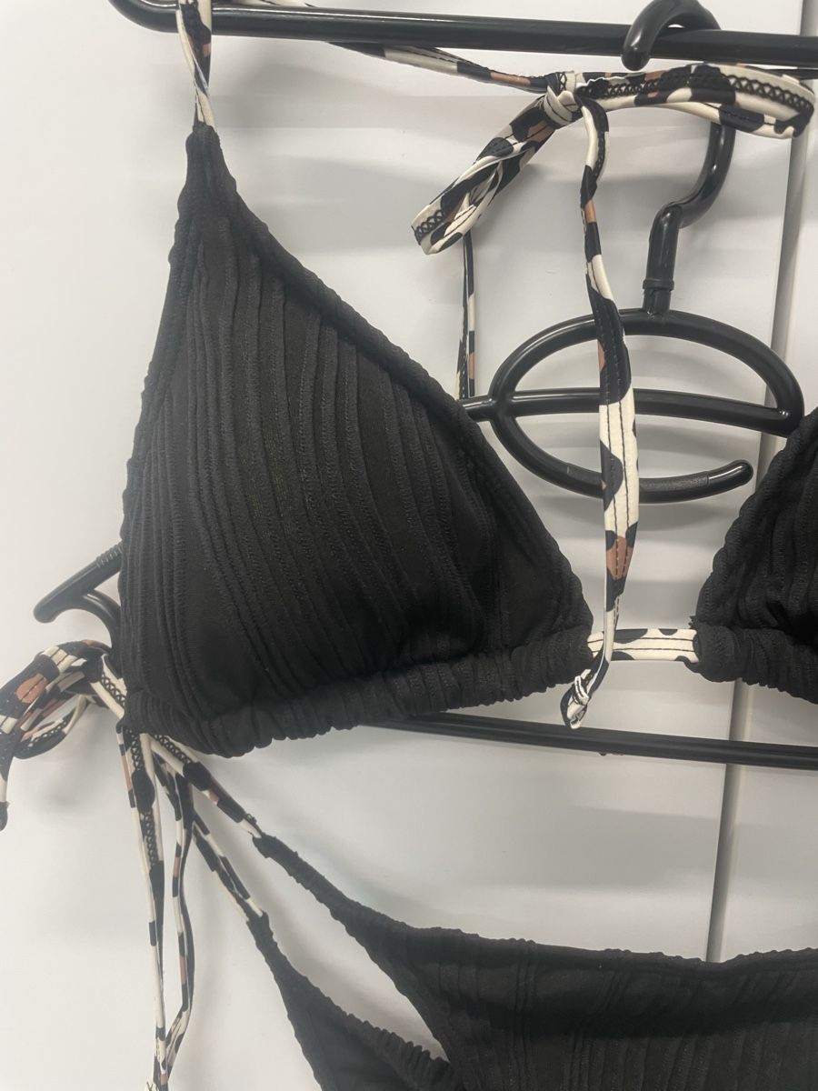 Costumi da bagno & Bikini: Schwarzer Ripp-Bikini mit Leo-Print, L – Nuovo (secondo la descrizione) da Hergiswil NW venduto da natejuke 1