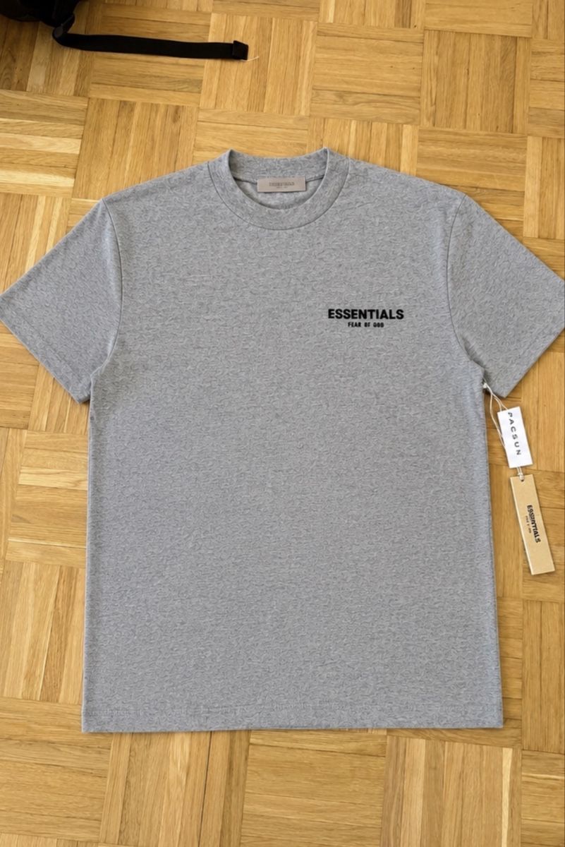 Fear of God T-Shirts: T-shirt essentials  – Neu und originalverpackt aus Muraz (Collombey) von mon_kfs5
