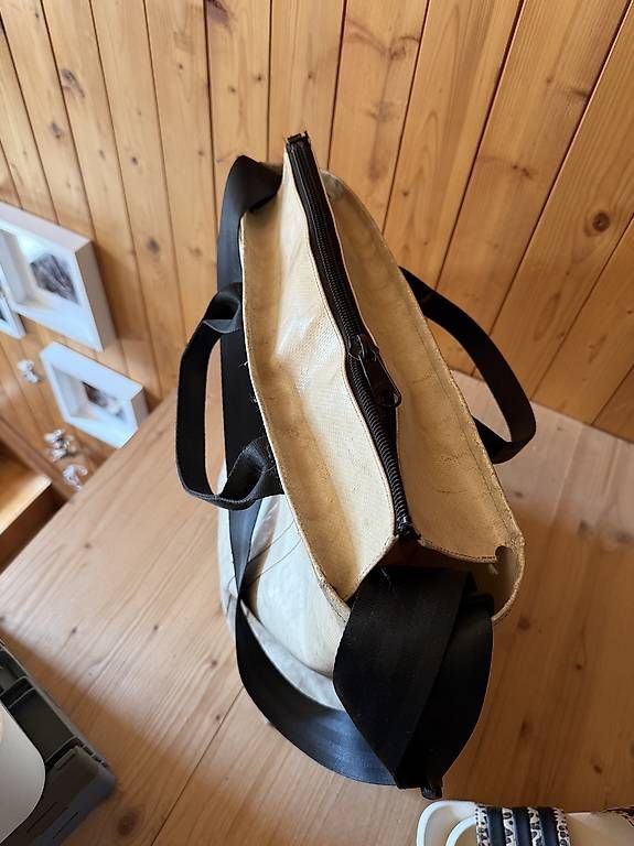 Borse: Freitag Shopper – Usato da Saas im Prättigau venduto da jasna118 3