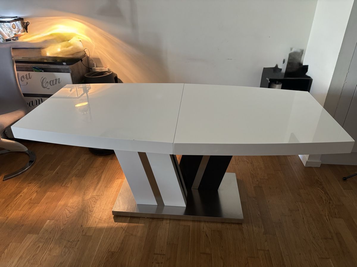 Tische: Table à manger extensible moderne de 8 à 10 personnes – Gebraucht aus Crissier von kel_7pbh