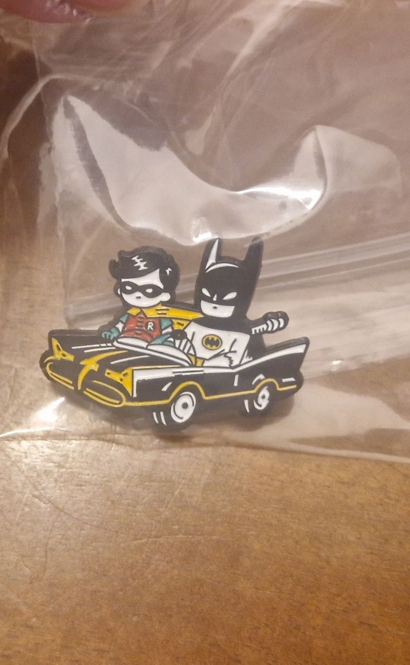 Placchette & Badge: Batman & Robin im Batmobil Anstecker, neu. – Nuovo e nell'imballaggio originale da Fällanden venduto da michiknecht81