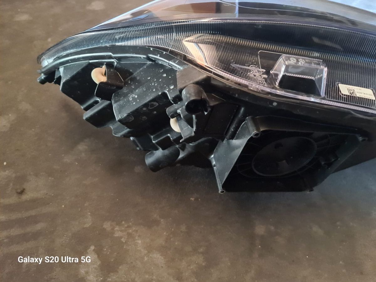 Ford Fari: Ford Transit Scheinwerfer new – Usato da Grabs venduto da fil_c75b 5