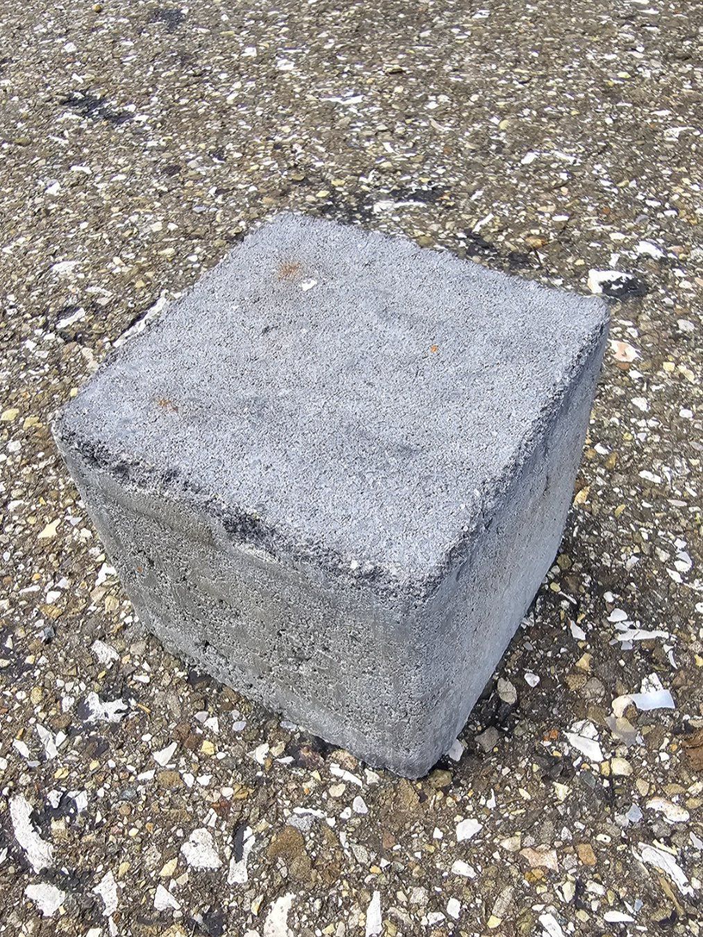 Pietre & tegole: Pflasterstein Mehrformatpflaster Stärke 8 cm Grau - Ca. 8 m2 – Usato da Diessenhofen venduto da Osio