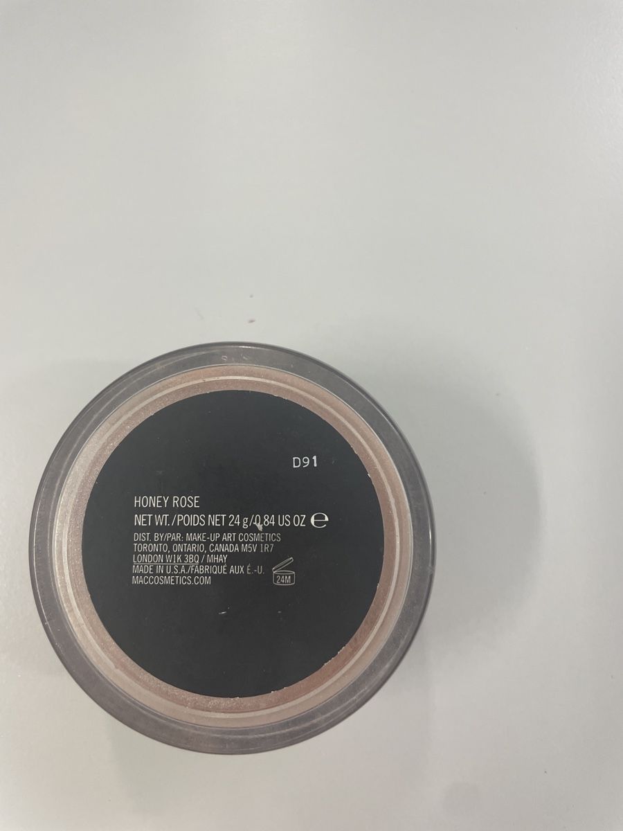 Make-up: Mac Honey Rose Magically Cool Liquid Powder – Gebraucht aus Thalwil von Karina020 2