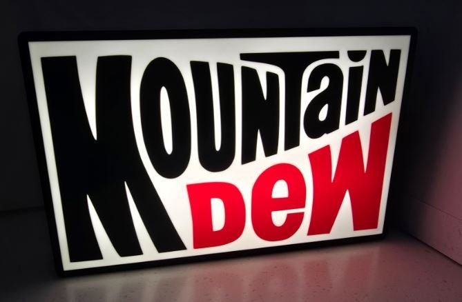 Tutte le decorazioni: Lightbox Mountain Dew – Nuovo (secondo la descrizione) da Noville venduto da Berlusconi55