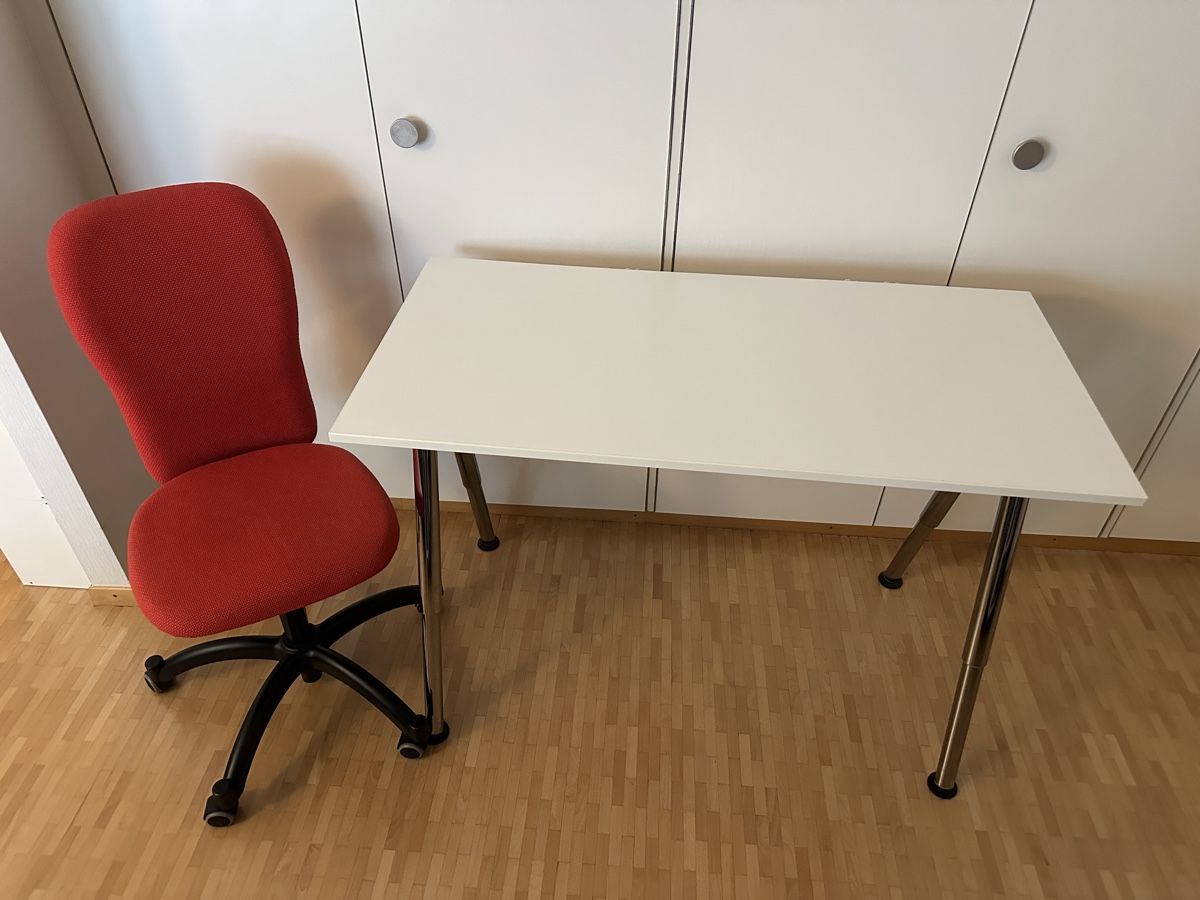 Scrivanie: Bureau et chaise – Usato da Genève venduto da sou_8l26 1