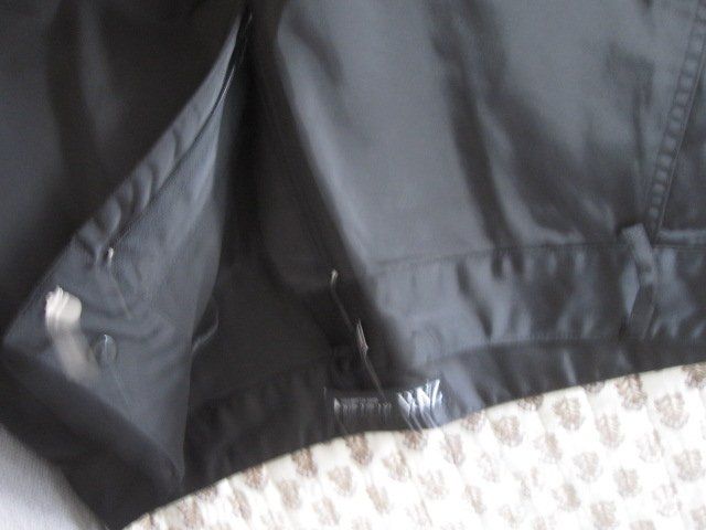 Zara Hosen: schwarze Hose von Zara – Gebraucht aus Ehrendingen von salvi1995 1