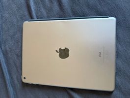 IPad 6. Generation mit Hülle