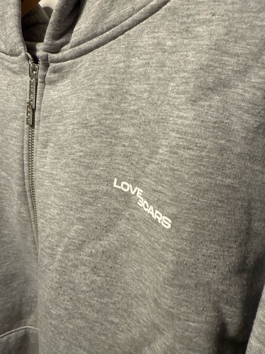 Maglioni & Felpe: Love Scars Hoodie - M – Nuovo (secondo la descrizione) da Zürich venduto da bur_bs2q 2