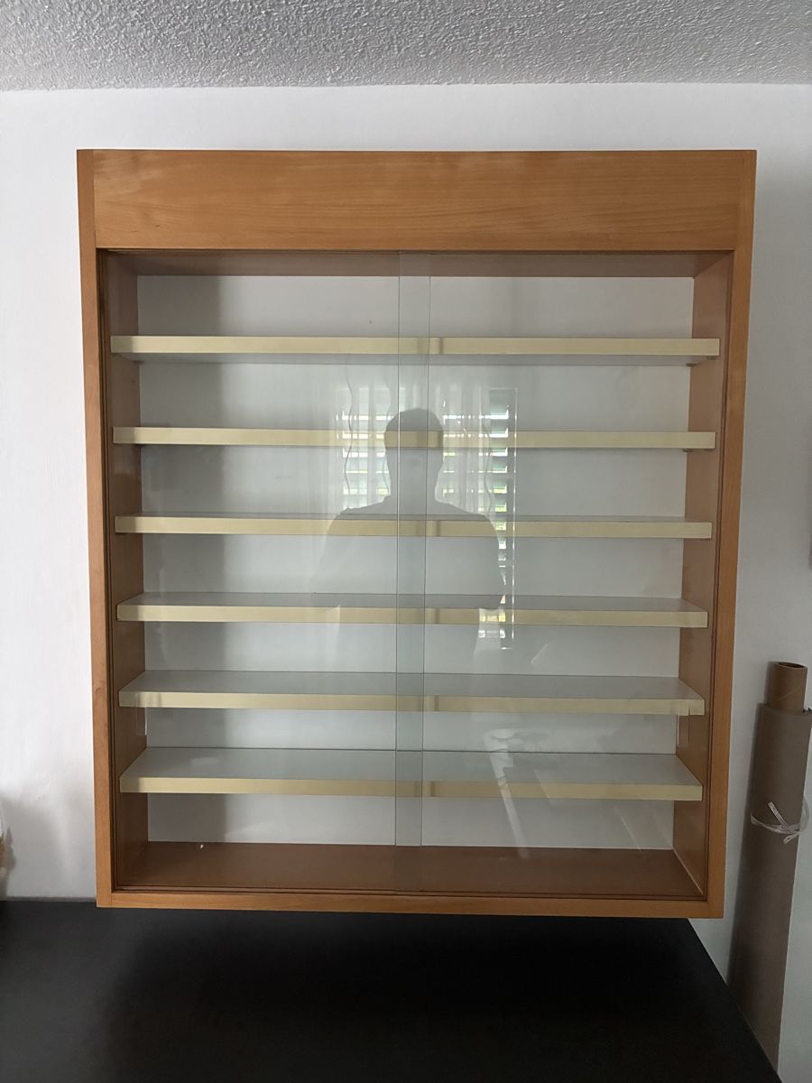Vetrine: Vitrine Holz, Glastüren – Usato da Gutenswil venduto da Antiques77