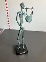 Bronzefigur