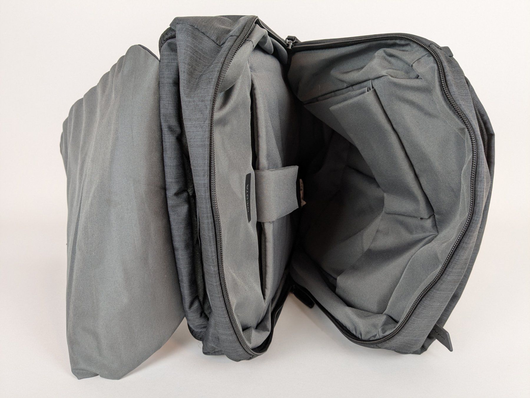 Rucksäcke: DICOTA Rucksack mit Aufdruck "iv/ai/be" – Neu (gemäss Beschreibung) aus Thun von Restwert_Thun 4