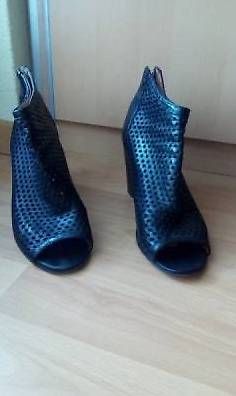 Scarpe da donna: Bottines en cuir gr 38 – Usato da Icogne venduto da cen_h97r