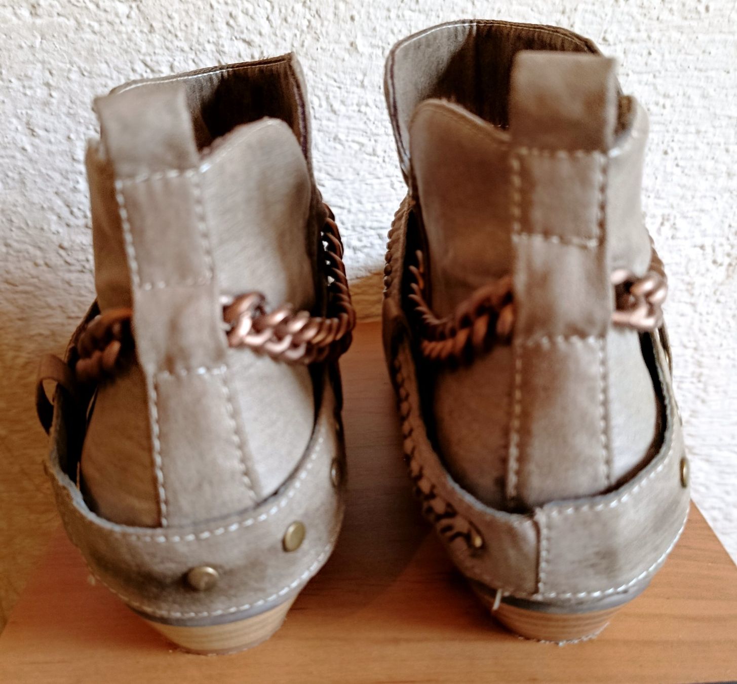 Damenschuhe: Coole Stiefelette grau, Grösse 38 – Gebraucht aus Bern von Delphin77 3