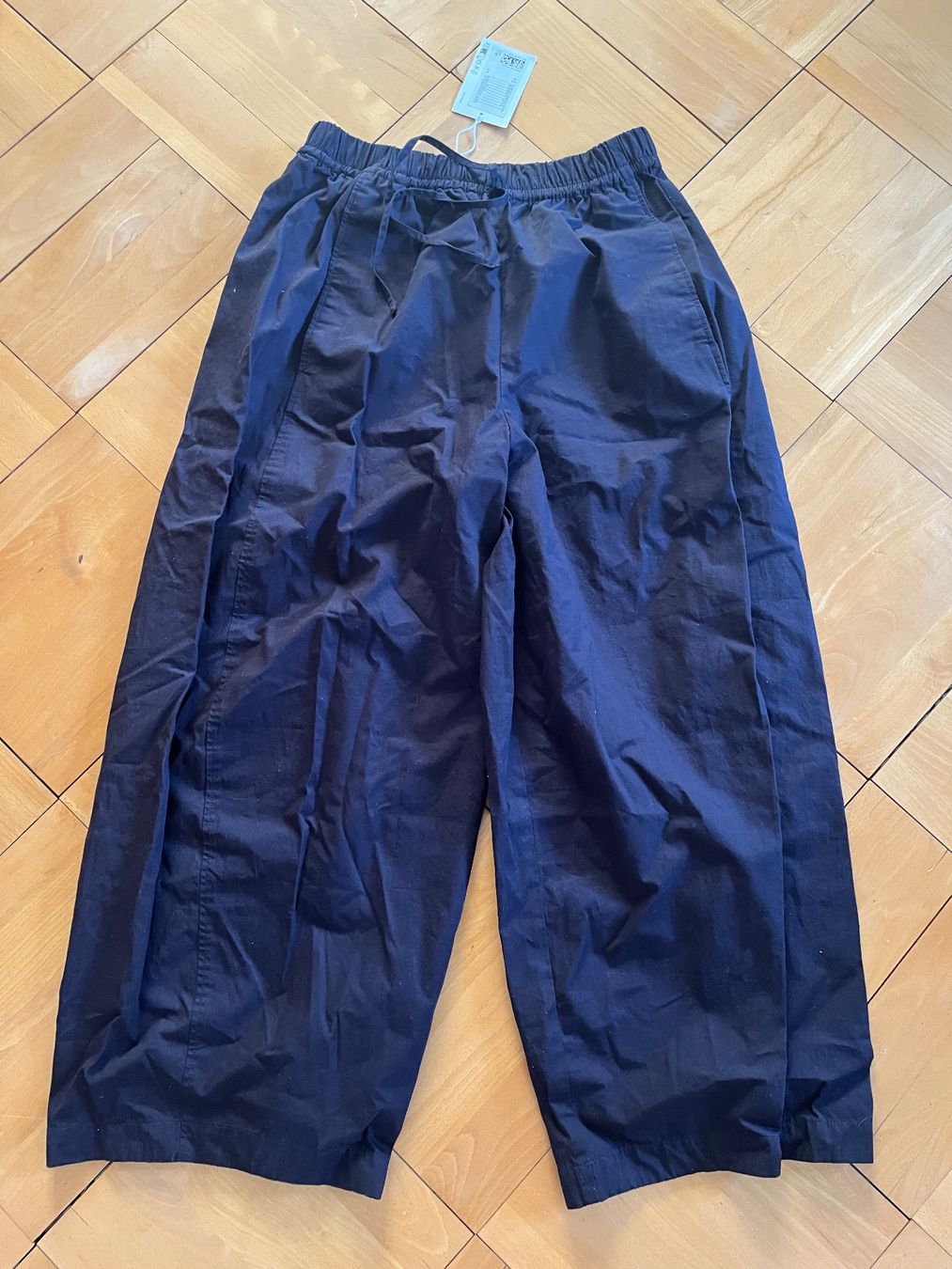 Cos Pantalons: Cos Barrel pants – D'occasion à Bern par marinouzien 1