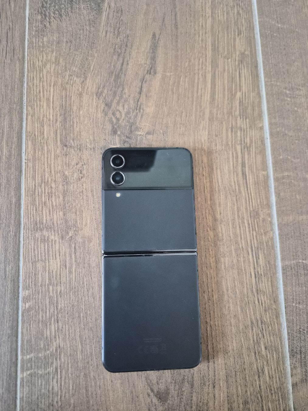 Samsung Telefoni cellulari / Smartphones: Samsung Z Flip 4 – Usato da Vex venduto da mbr_t67x