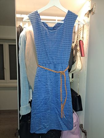 Blaues Sommerkleid mit Lochmuster Gr. S
