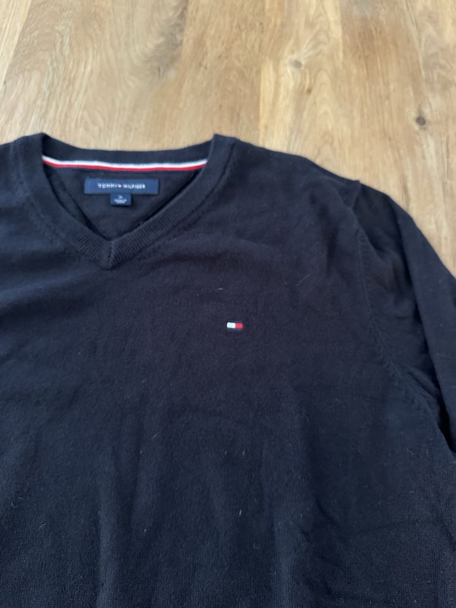 Tommy Hilfiger Maglioni & Felpe: Tommy Hilfiger Feinstrickpullover V-Ausschnitt Schwarz – Usato da Busswil BE venduto da verowo 1