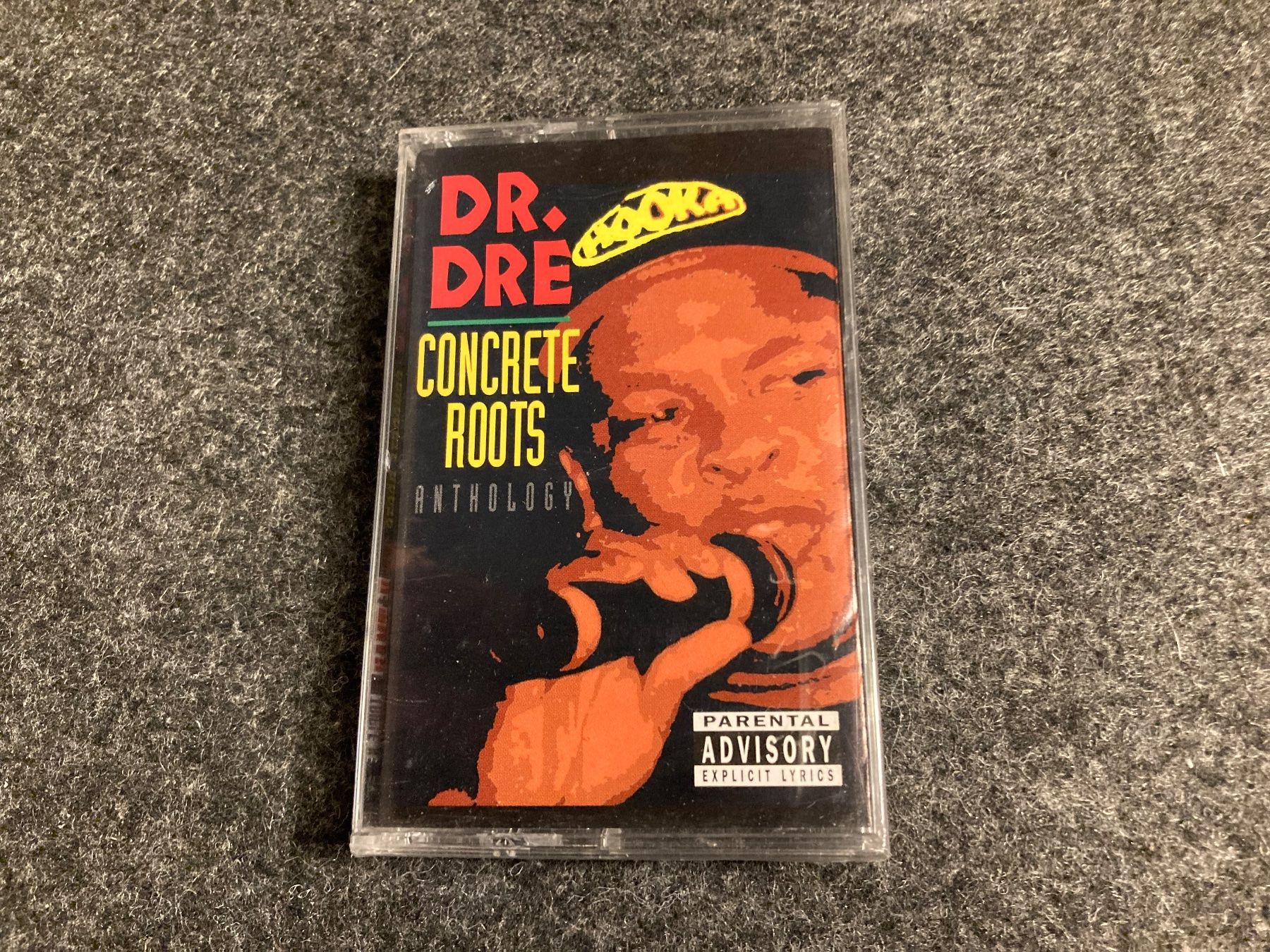 Musicassette: Dr. Dre - Concrete Roots Anthology (MC) – Nuovo e nell'imballaggio originale da Fribourg venduto da Karushi