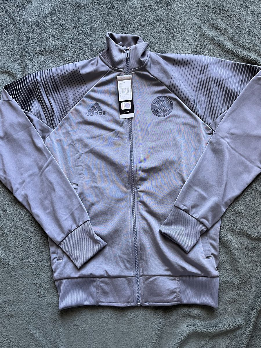 Bayern München Jacken: Jacket Bayern München  – Neu und originalverpackt aus Chambésy von Louwall_football