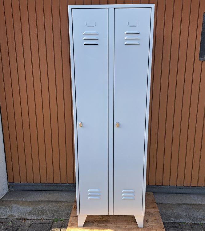 Metallschrank / Spind - 2 Abteile (Neu (gemäss Beschreibung)) in ...