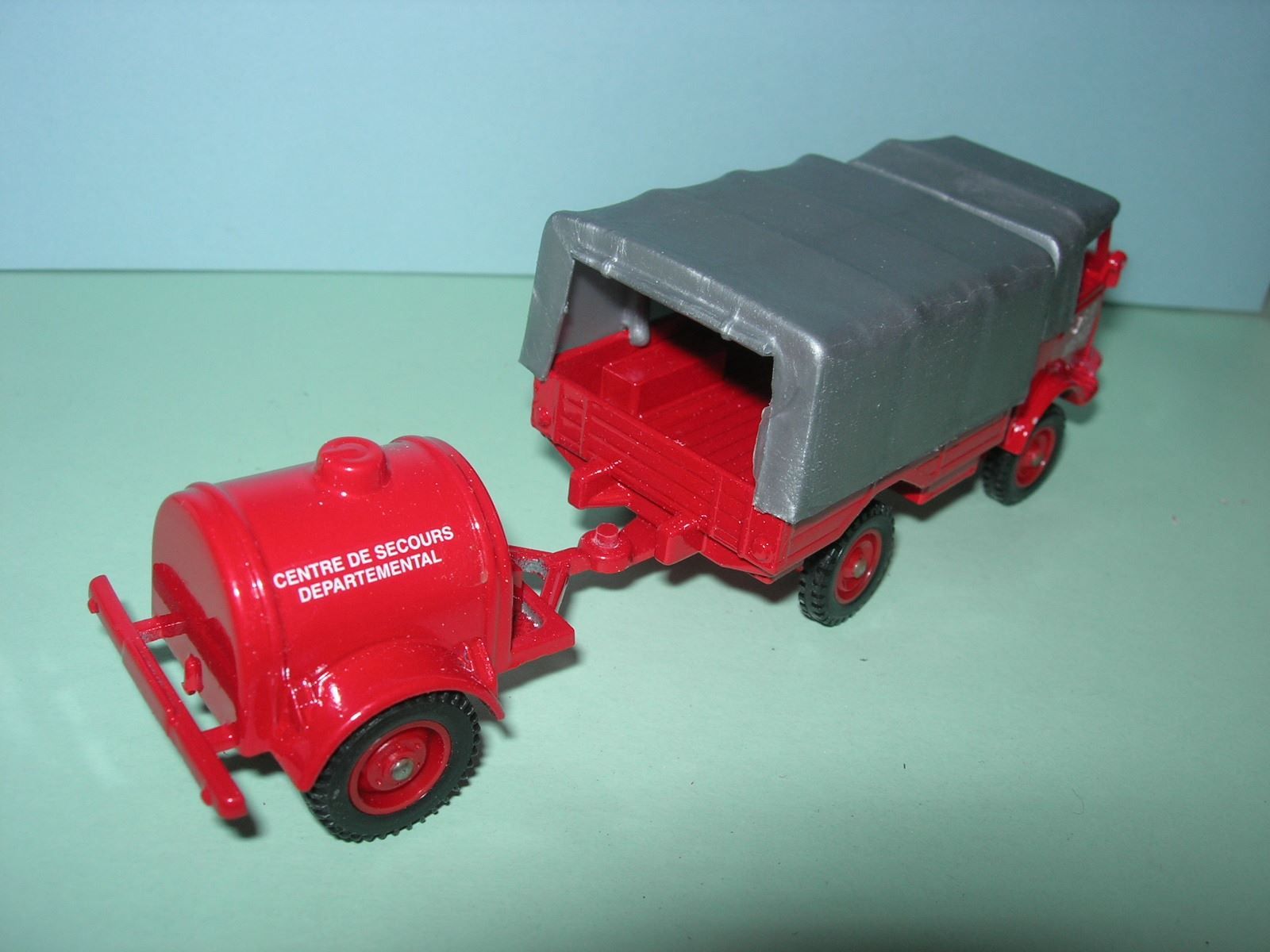 Renault Modellini d'auto: Renault 4X4 & Wassertank C.S.P  * Verem 1:50 – Nuovo e nell'imballaggio originale da Hornussen venduto da Amw 1