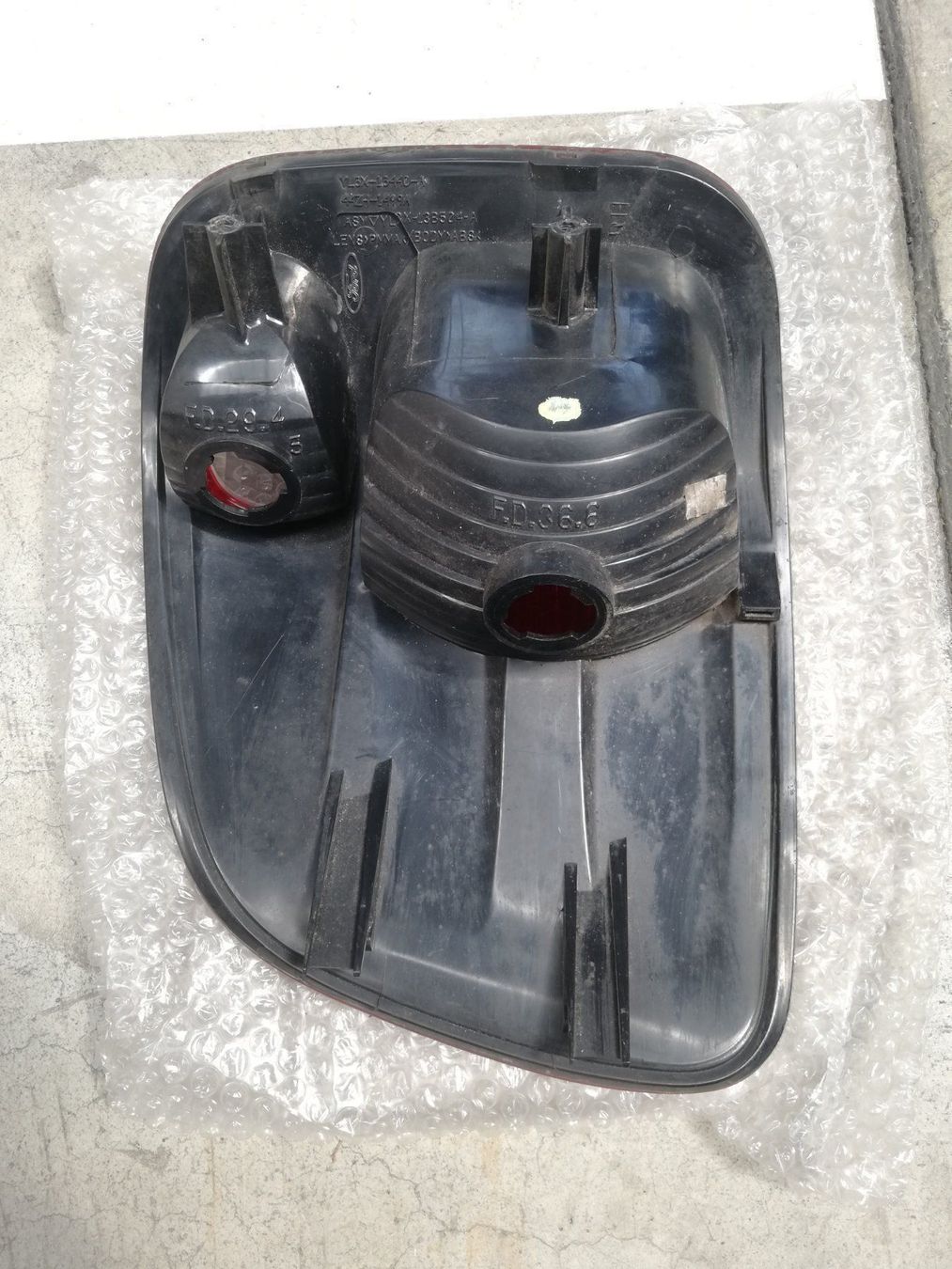 Ford Tutti pezzi di ricambio auto: Original Ford F150 Pickup Heckleuchte – Usato da Alpnach Dorf venduto da Americandream 4
