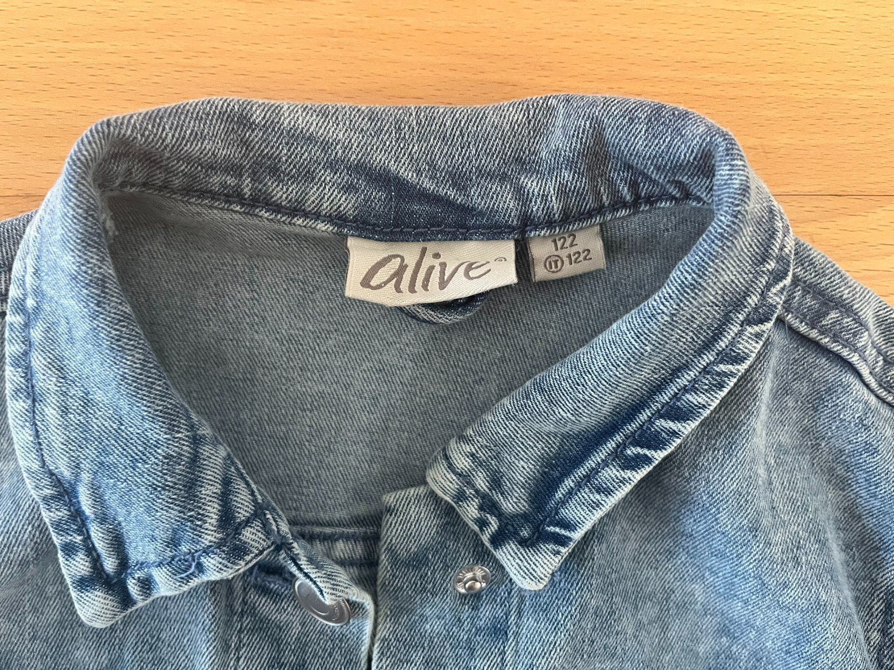 Giacche: Jeansjacke hellblau – Usato da Muttenz venduto da Juvenile33 4