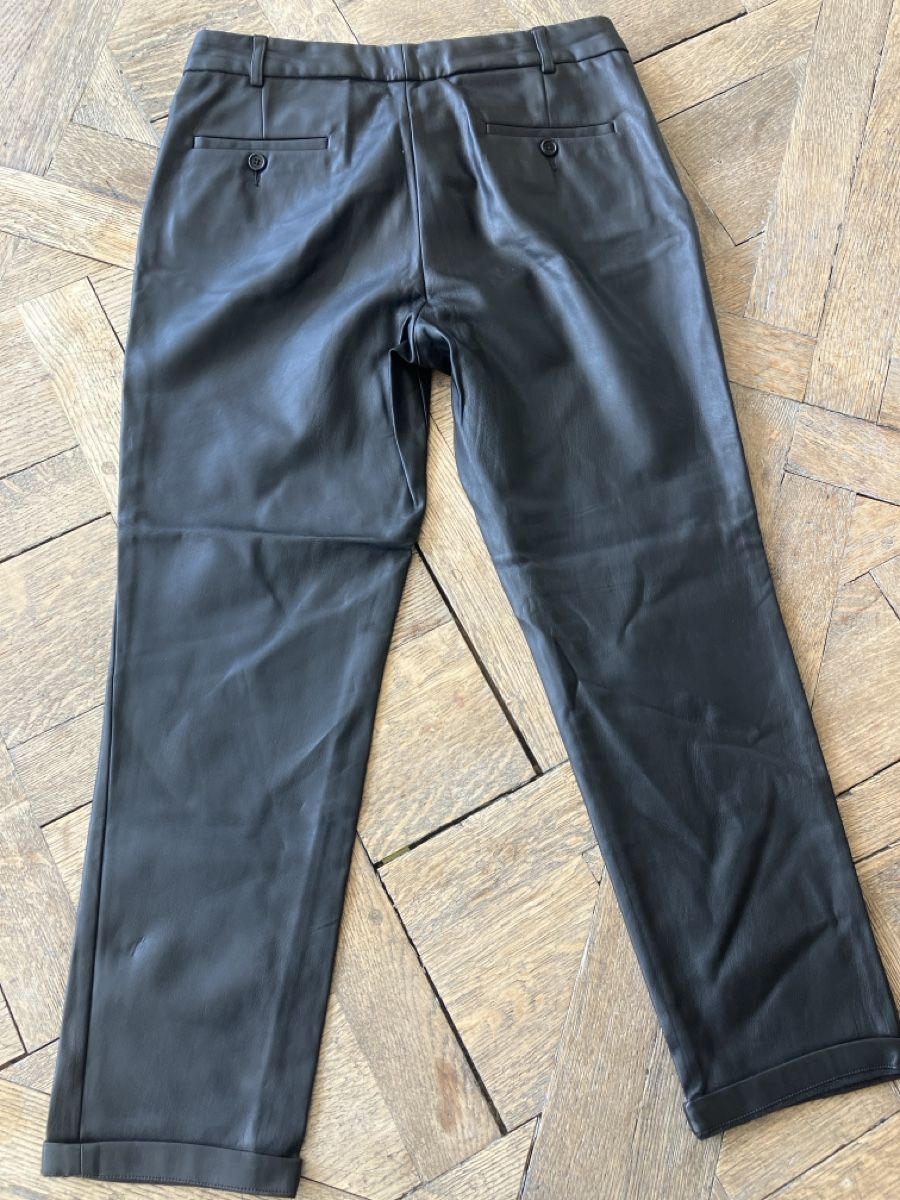 Pantaloni: Coole Kunstlederhose von Leon & Harper, Grösse 36 – Usato da Muralto venduto da jac_hkz5 4