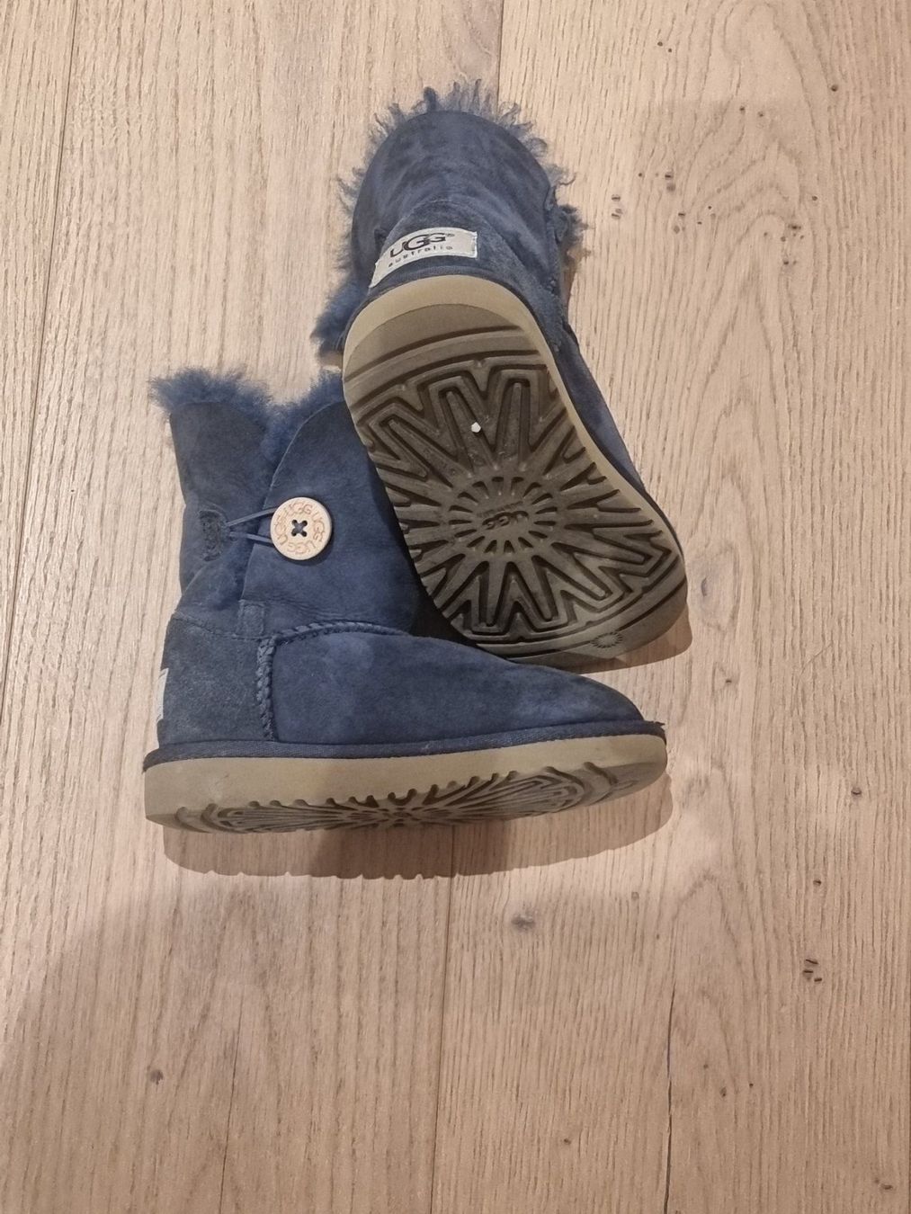 Ugg Scarpe per ragazzi: UGG Boots, 25-26 – Usato da Buttikon SZ venduto da Limo180 4