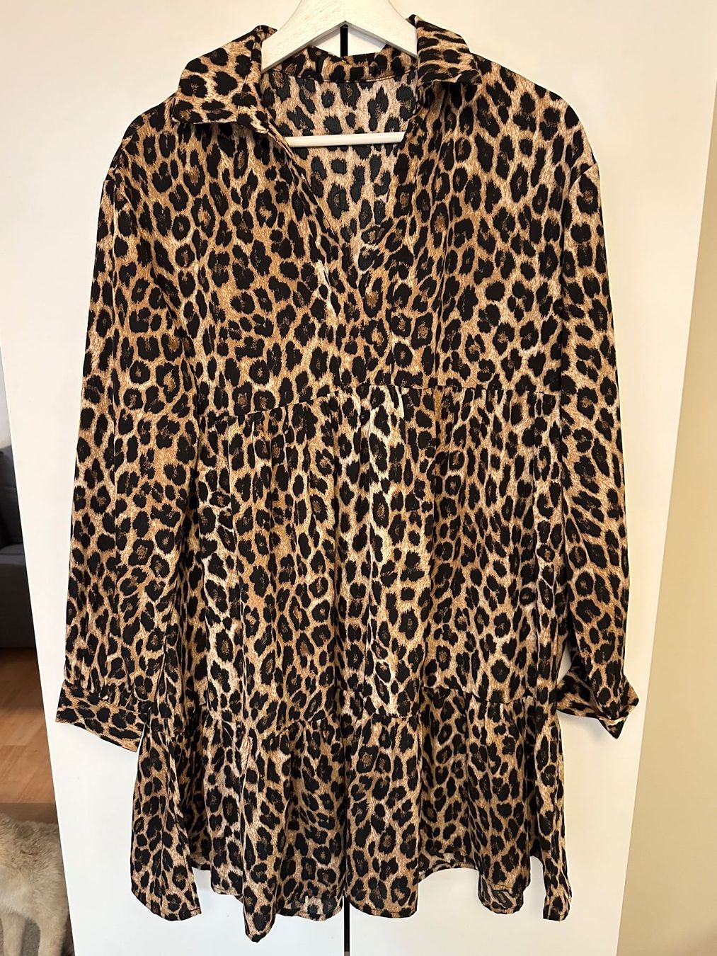 Vestiti: Leoparden Kleid (ca. L) – Nuovo (secondo la descrizione) da Schaan venduto da Hermine2018
