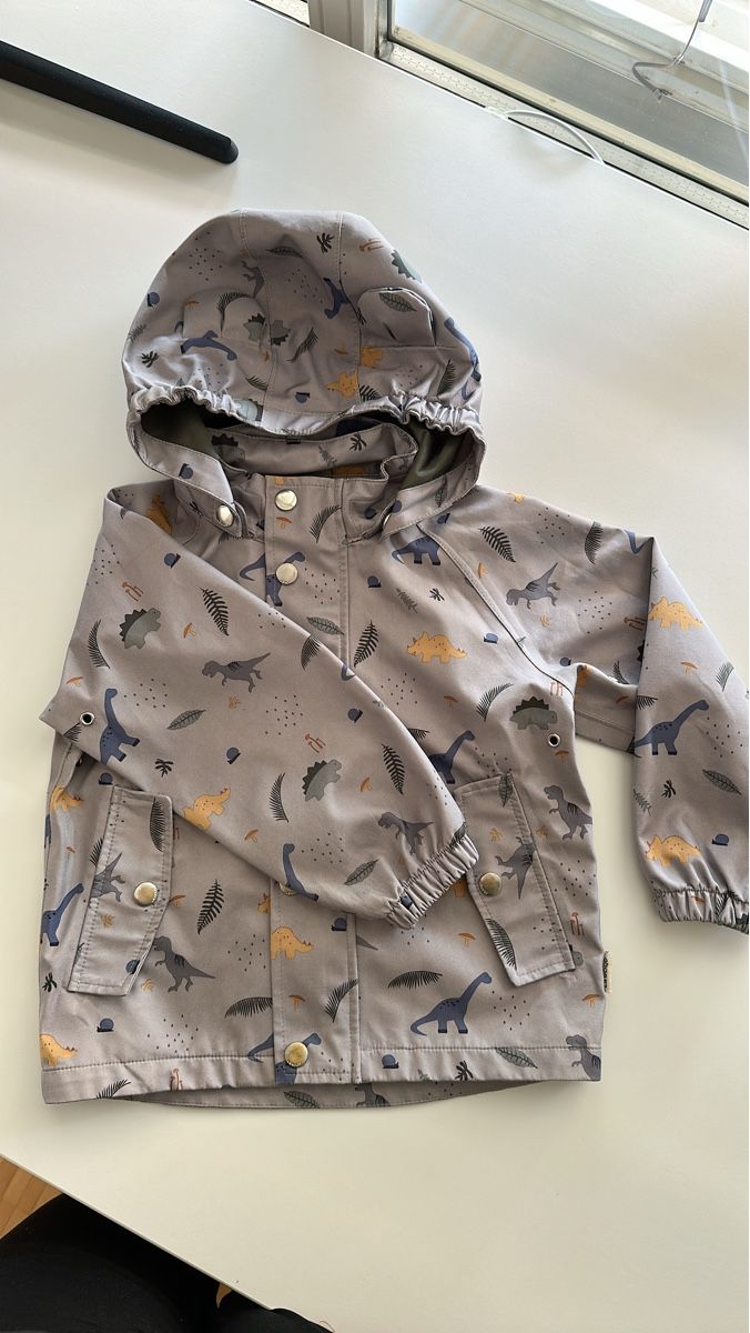 Liewood Giacche & Cappotti: Liewood Regenjacke mit Dinosaur Gr 98 – Usato da Zürich venduto da KrisZH