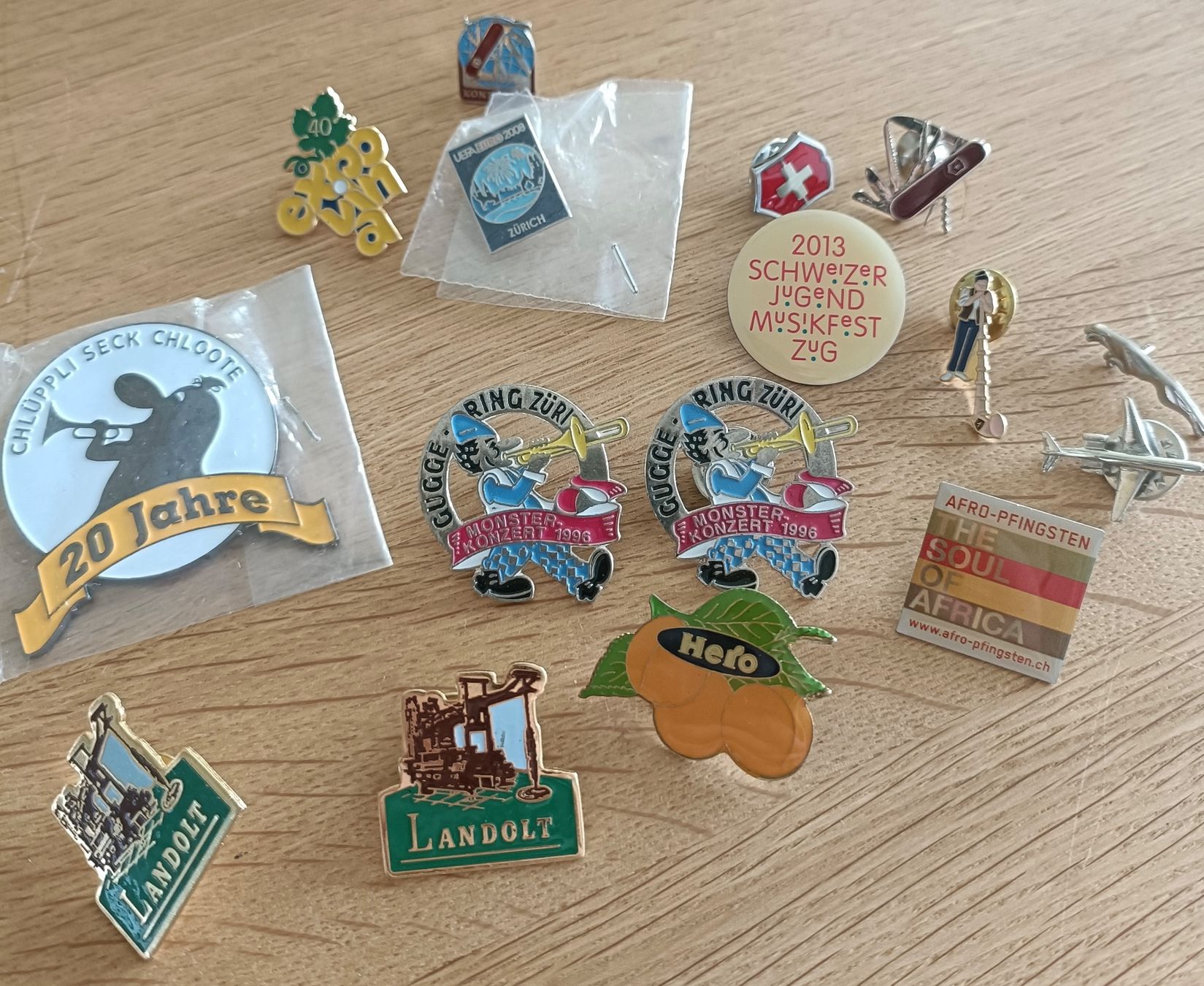 Placchette & Badge: Diverse Pins – Usato da Wallisellen venduto da plast01 1