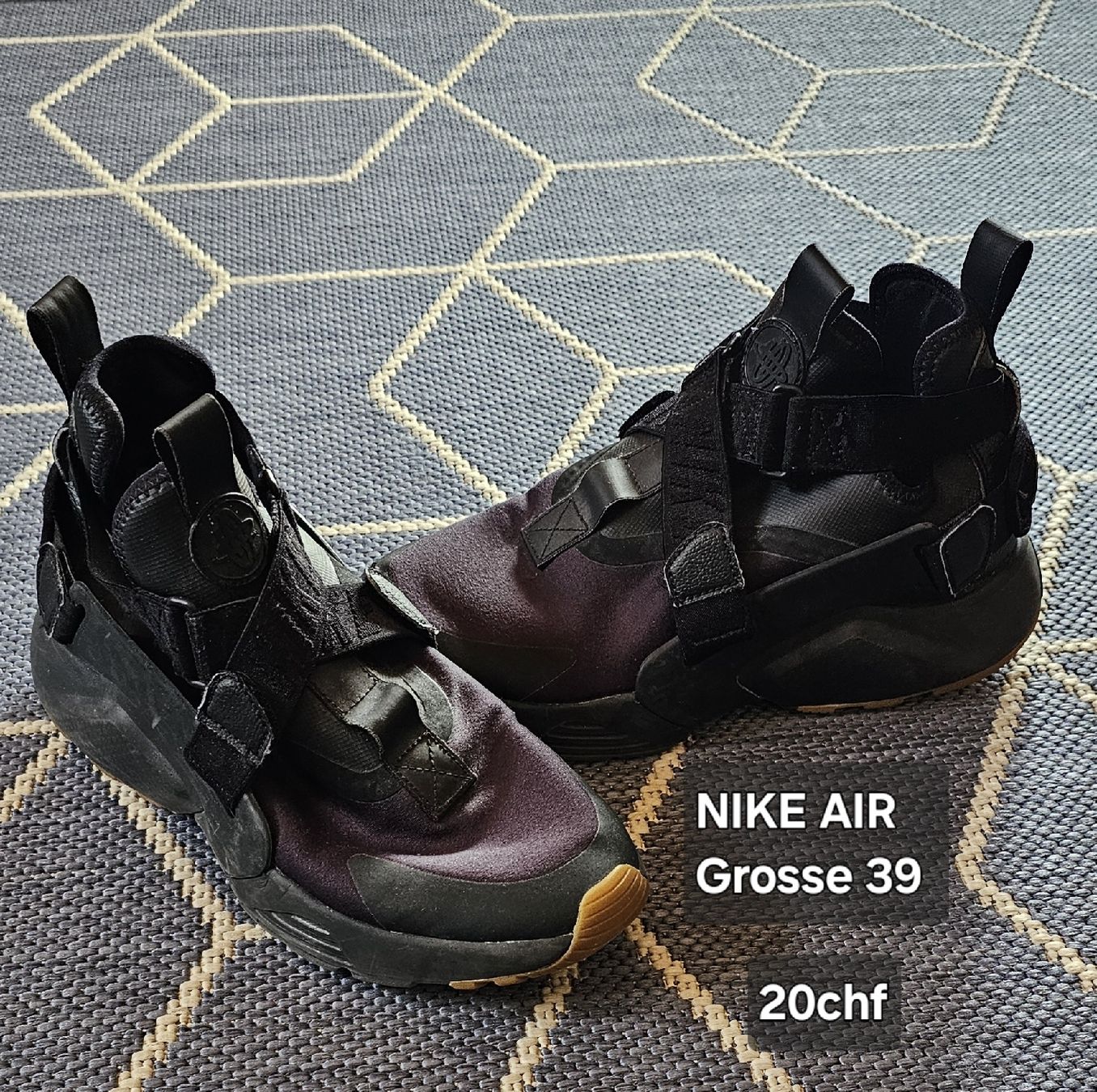 Nike Scarpe da donna: NIKE Air – Usato da Niederbuchsiten venduto da p16_k9xy