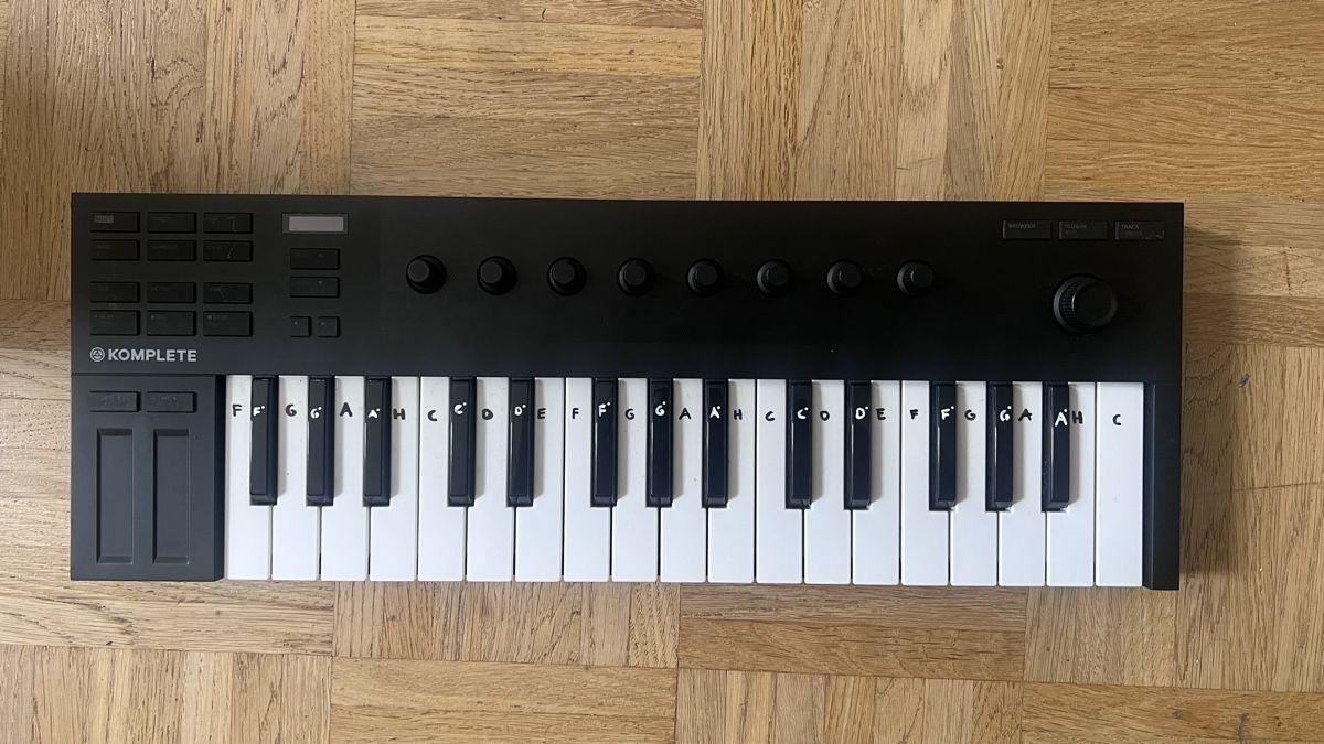 Native Instruments Strumenti musicali: NATIVE INSTRUMENTS Komplete Kontrol M32 – Usato da Biel/Bienne venduto da A.perez 3