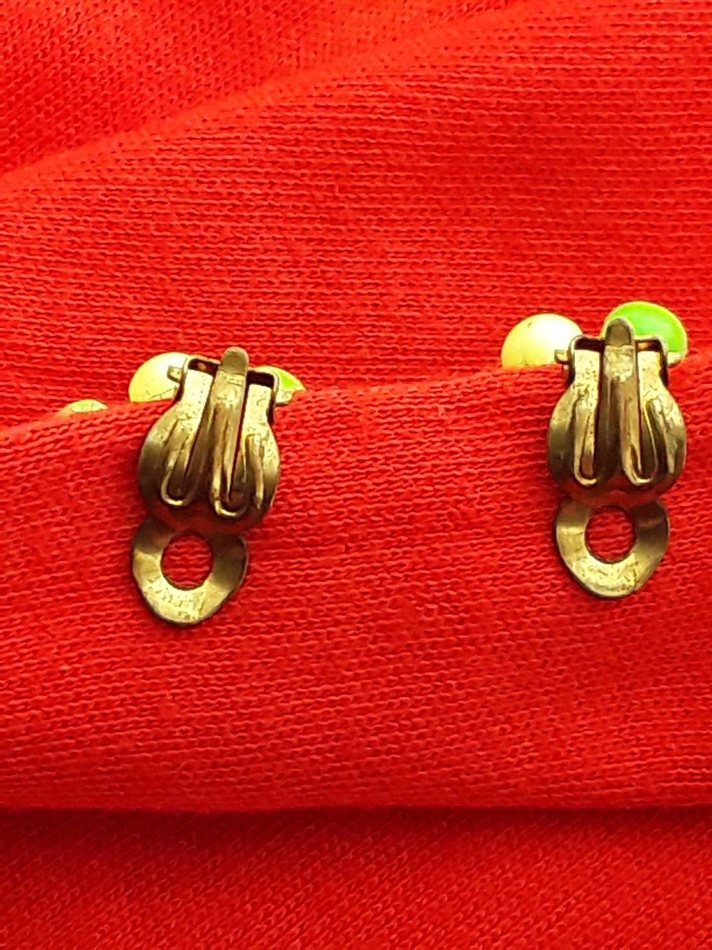 Ohrringe & -stecker: Vintage Ohrclips 50er Jahre – Gebraucht aus Zürich von helsan 7