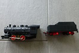 Lima Lokomotive mit 4 Wagen
