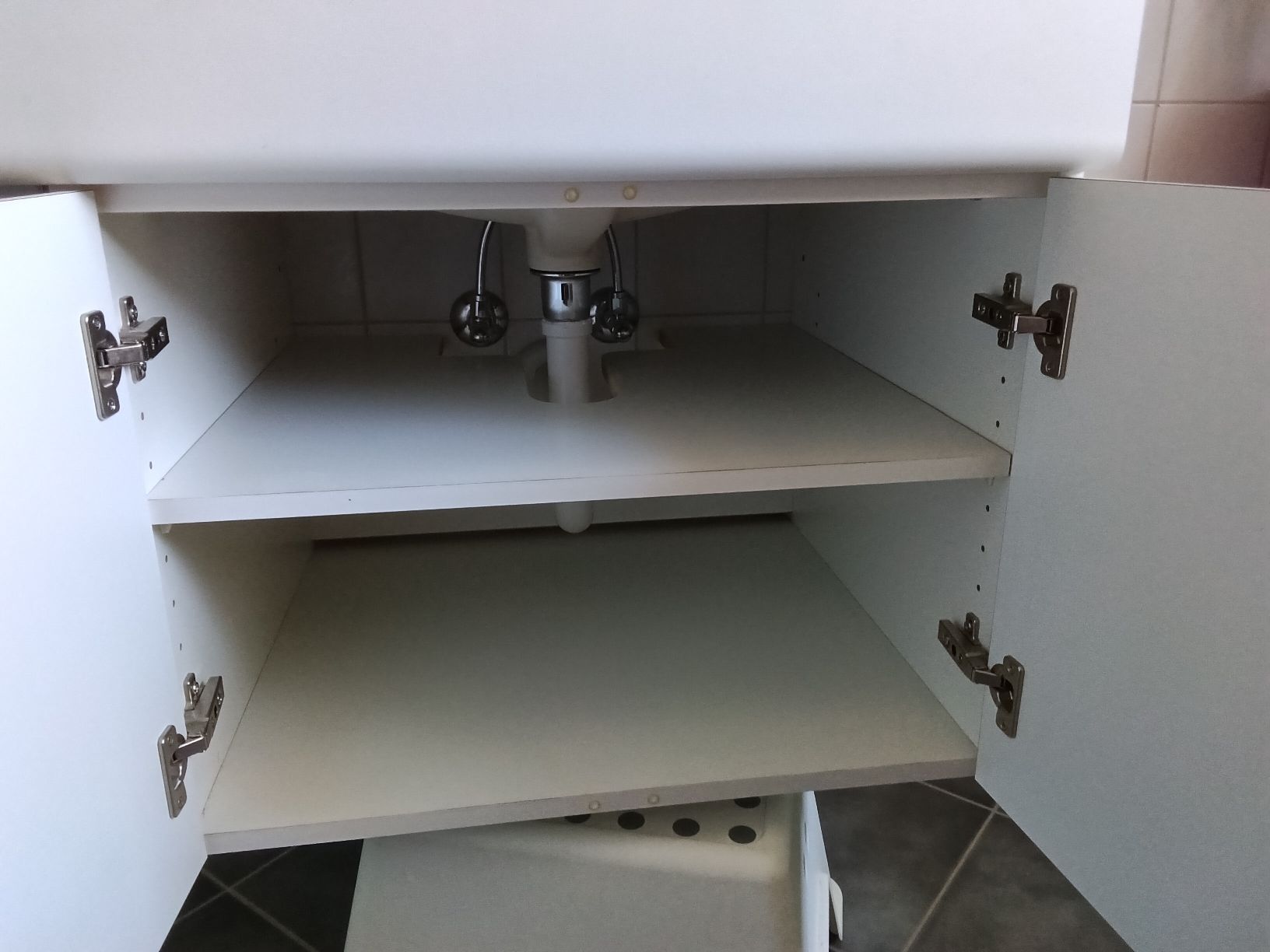 Lavabi & lavandini: Waschtisch mit Unterbau – Usato da Wölflinswil venduto da Heuberger 1